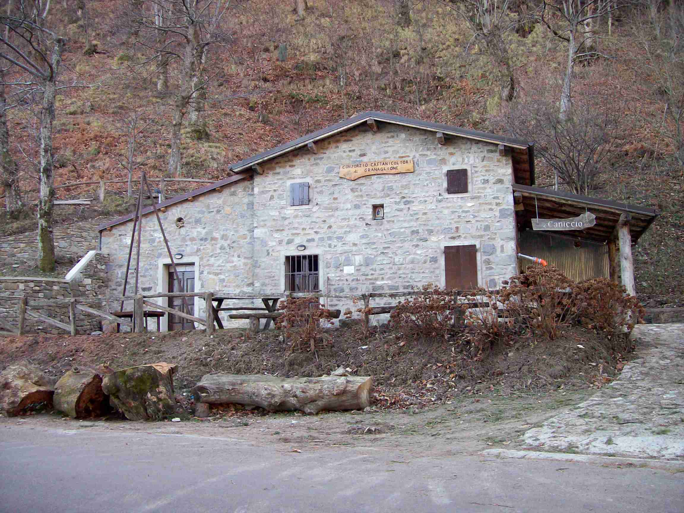  Image name: 00_02 il mulino.jpg 
 width: 2304 pixel 
 height: 1728 pixel 
 Size: 301878 bytes 
 Click to enlarge 